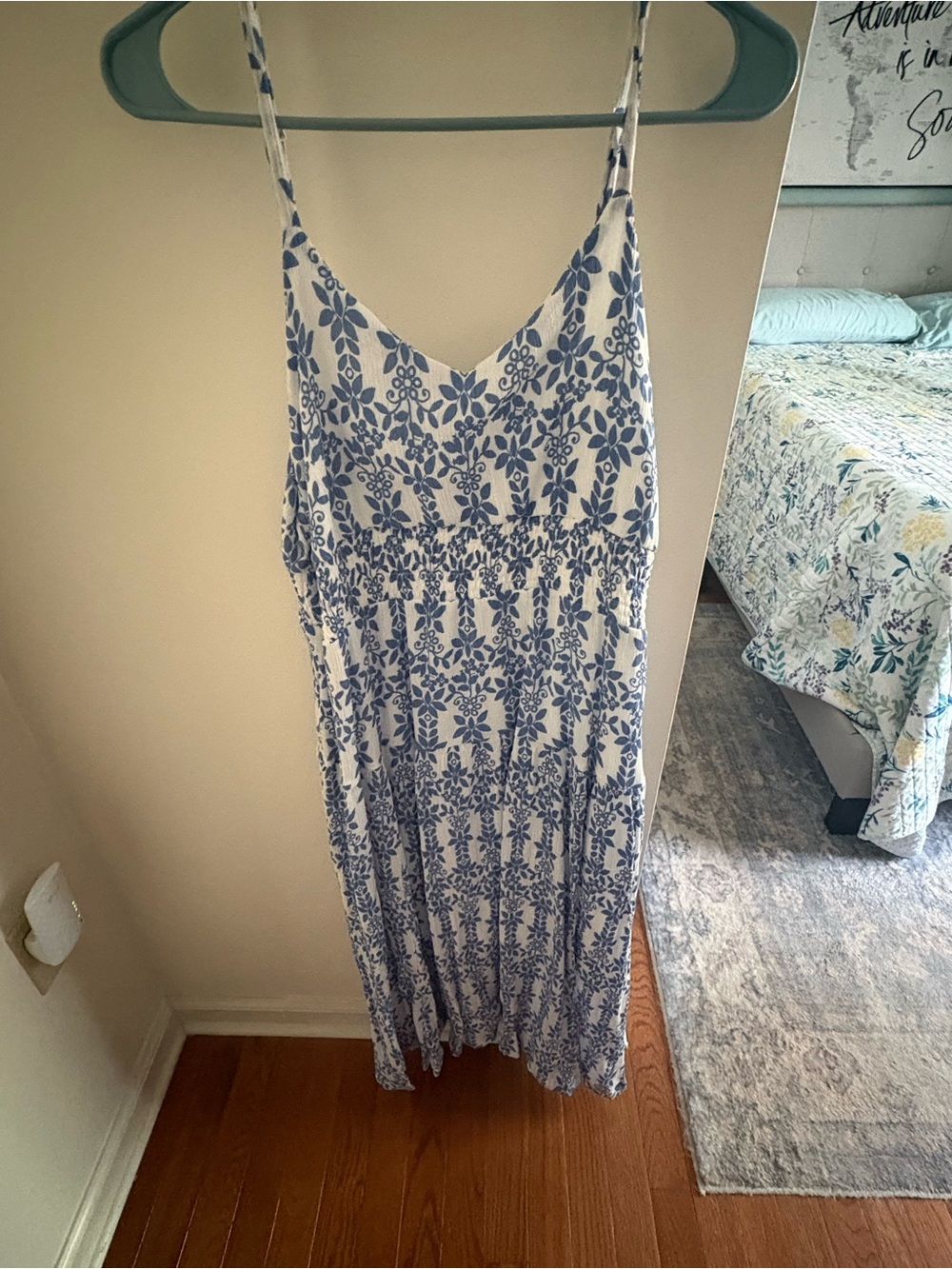 Skies are Blue maxi dress, size Lg